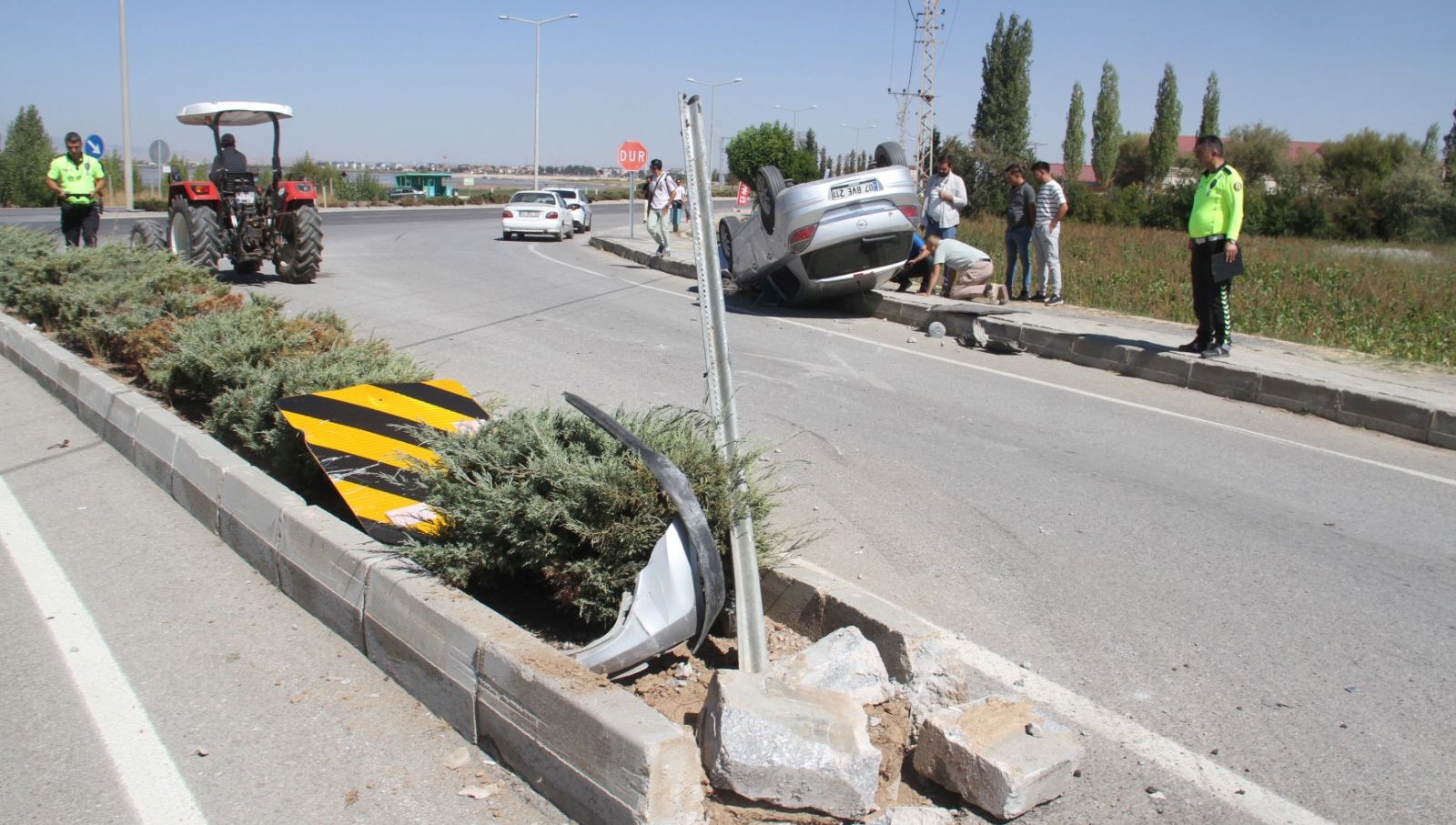 konyada otobus devrildi surucu yaralandi RXb593ss