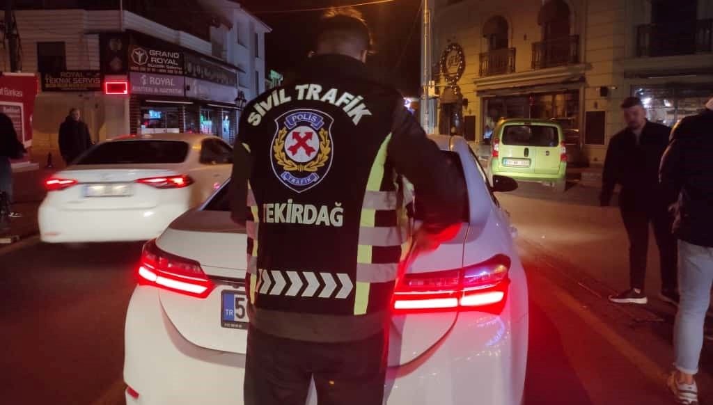 alkollu surucu sivil polisi vale saninca yakalandi mqYItpMf.jpg