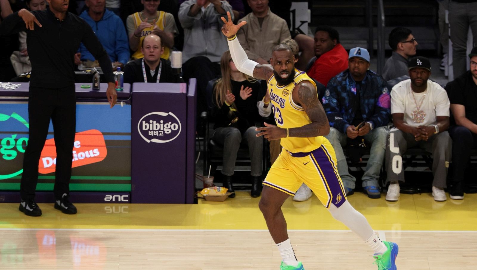 cin medyasi lebron jamesin konusmasini makale diye yayinlamisti tartisma suruyor GhTAuzIM.jpg