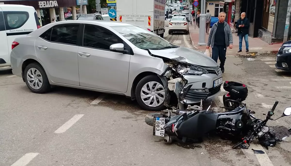 Otomobil-Motosiklet Kazası: Bir Genç Yaralandı otomobil motosiklet kazasi bir genc yaralandi 9EPJ5E5W.jpg