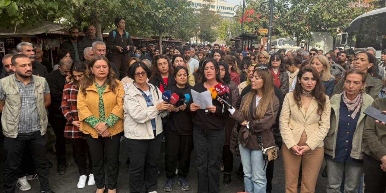 Diyarbakır’da üç kadının yaşadığı eve saldırı protestosu diyarbakirda uc kadinin yasadigi eve saldiri protestosu Ge2JQyWF.jpg