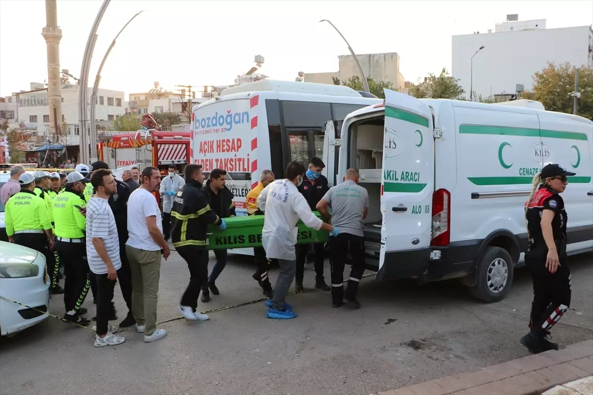 Kilis’te Halk Otobüsü Kadına Çarptı kiliste halk otobusu kadina carpti OCJlFXfY.jpg