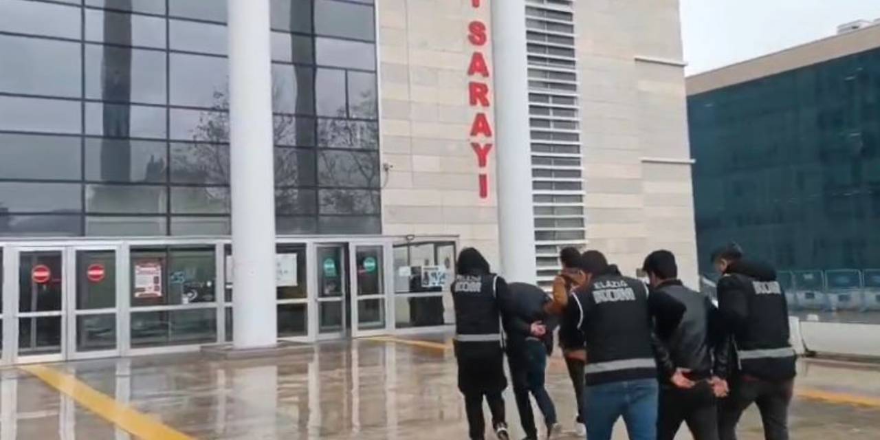 Düzenek kurup ehliyet sınavında kopya çeken kişilere suçüstü!