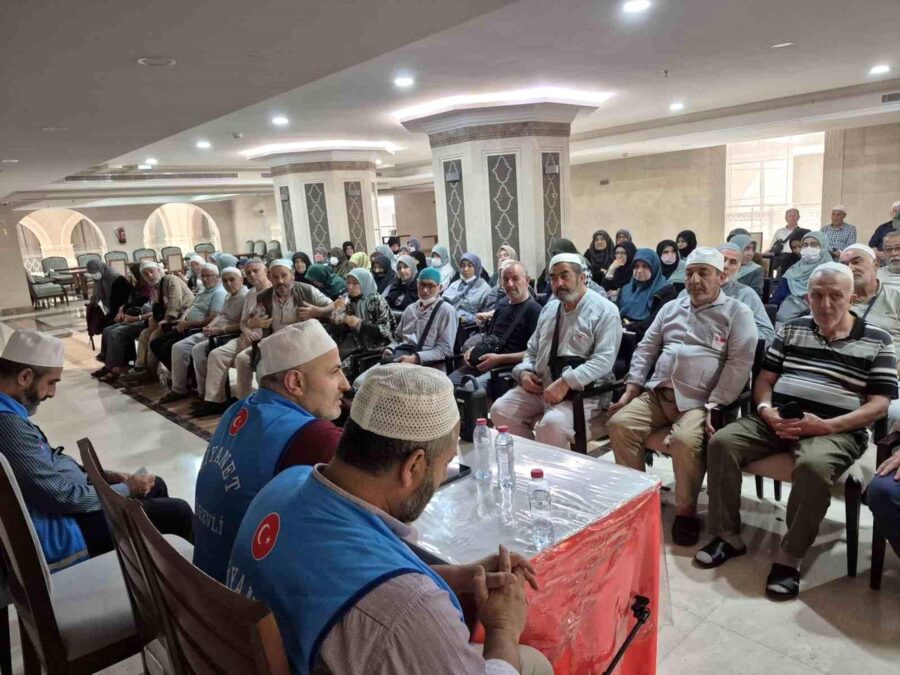 Erzincan’da Hacı Adaylarına Arafat Vakfesi Eğitimi Düzenlendi